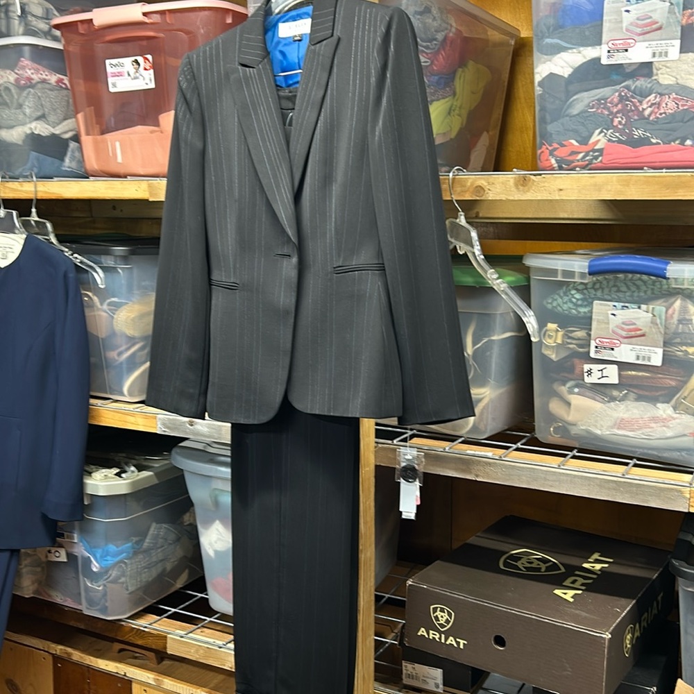 NWT STRESA ASL 3 pc suit‎ black with blue and black metallic pinstripes